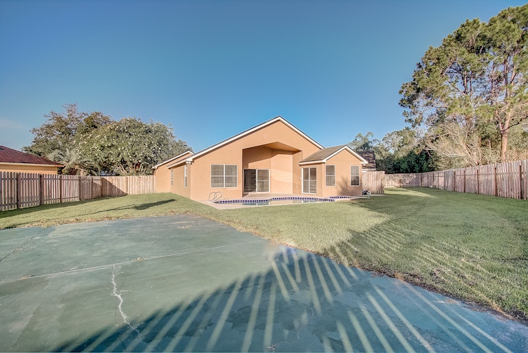 Photo 30 of 33 - 22 Moor Green Ct, Ocoee, FL 34761