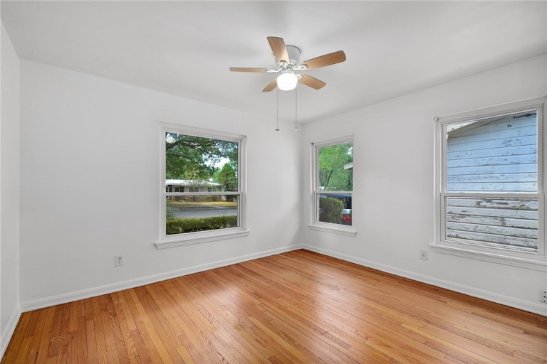 Photo 15 of 19 - 430 Beryl Dr, San Antonio, TX 78213