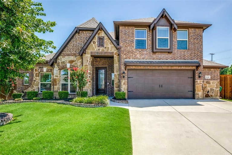 Photo 5 of 39 - 8100 Bonanza St, Aubrey, TX 76227