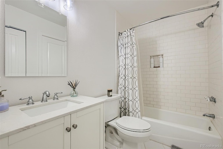 Photo 15 of 22 - 9423 Lou Dr, Thornton, CO 80260