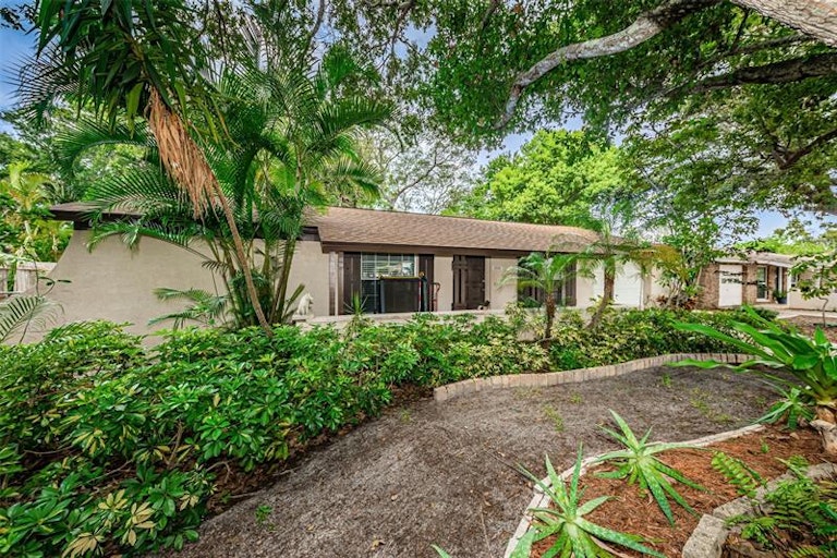Photo 5 of 41 - 1012 Peninsula Rd, Tarpon Springs, FL 34689