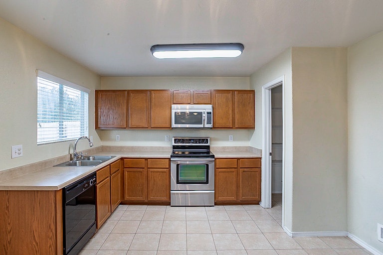 Photo 4 of 22 - 7730 Paraiso Cir, Boerne, TX 78015