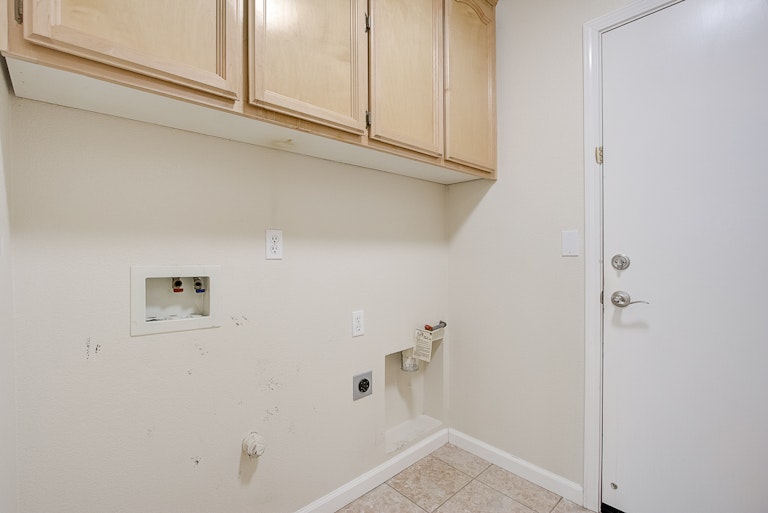 Photo 29 of 41 - 1400 Musgrave Dr, Roseville, CA 95747