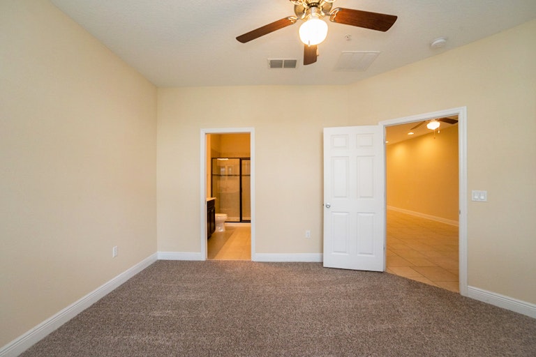 Photo 8 of 13 - 14242 Oasis Cove Blvd, Windermere, FL 34786