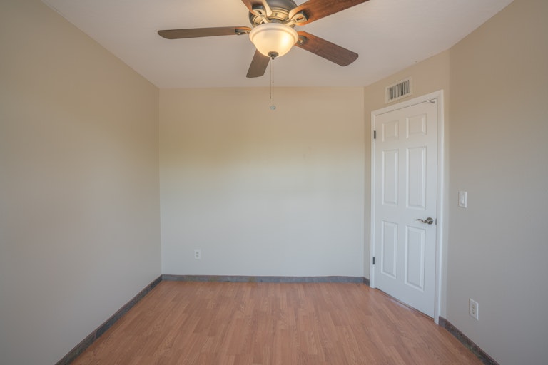 Photo 19 of 29 - 2850 E North Ln, Phoenix, AZ 85028