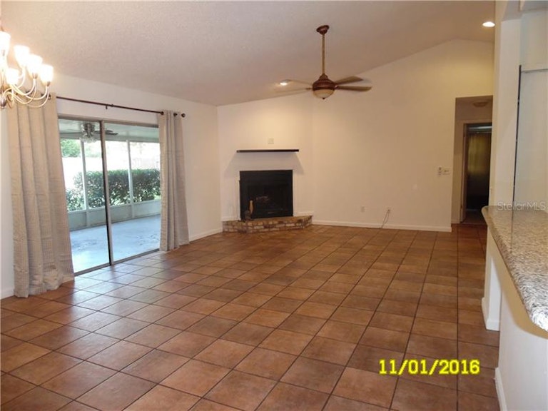 Photo 4 of 18 - 506 Wavecrest Dr, Orlando, FL 32807