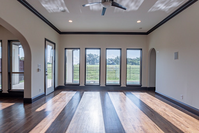 Photo 5 of 28 - 723 Brookstone Dr, Irving, TX 75039