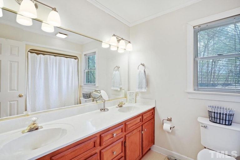 Photo 21 of 31 - 2016 Neuse Colony Dr, Clayton, NC 27527