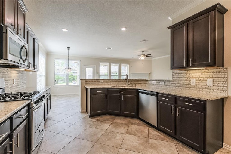 Photo 17 of 48 - 16627 Highland Country Dr, Cypress, TX 77433