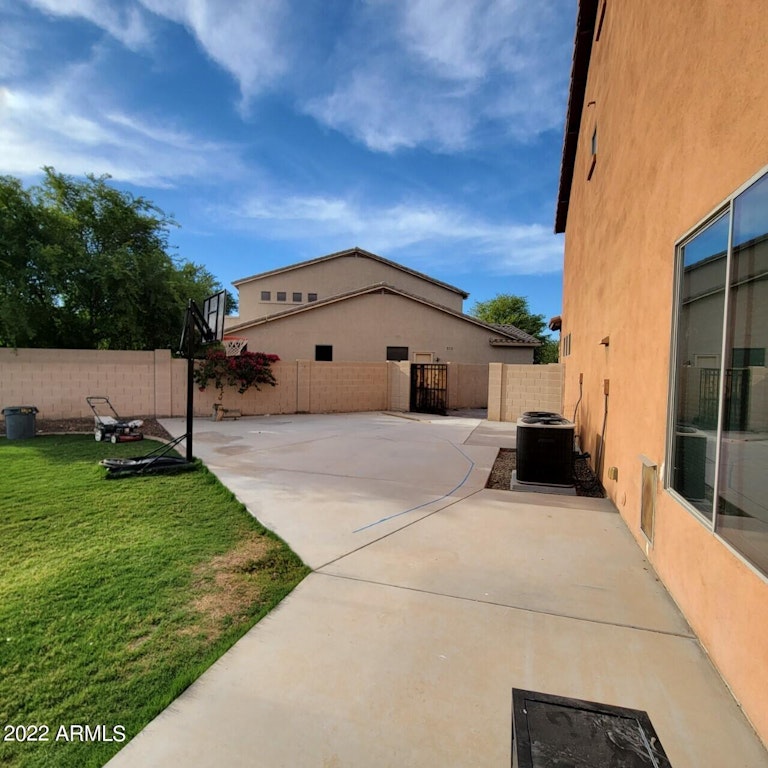 Photo 30 of 33 - 6627 W Cordia Ln, Phoenix, AZ 85083