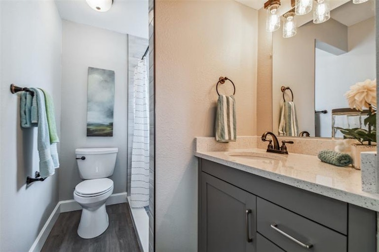 Photo 31 of 42 - 8010 Diagonal Rd N, Saint Petersburg, FL 33702