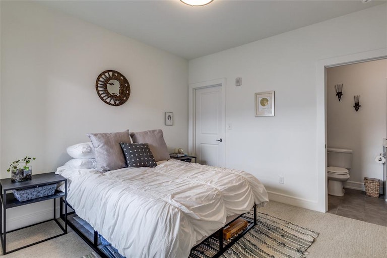 Photo 11 of 17 - 5714 McCommas Blvd #204, Dallas, TX 75206