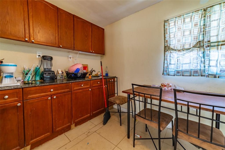 Photo 21 of 51 - 6704 50th Ave N, Saint Petersburg, FL 33709