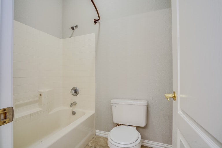 Photo 24 of 39 - 3610 S Springs Dr, Chandler, AZ 85286
