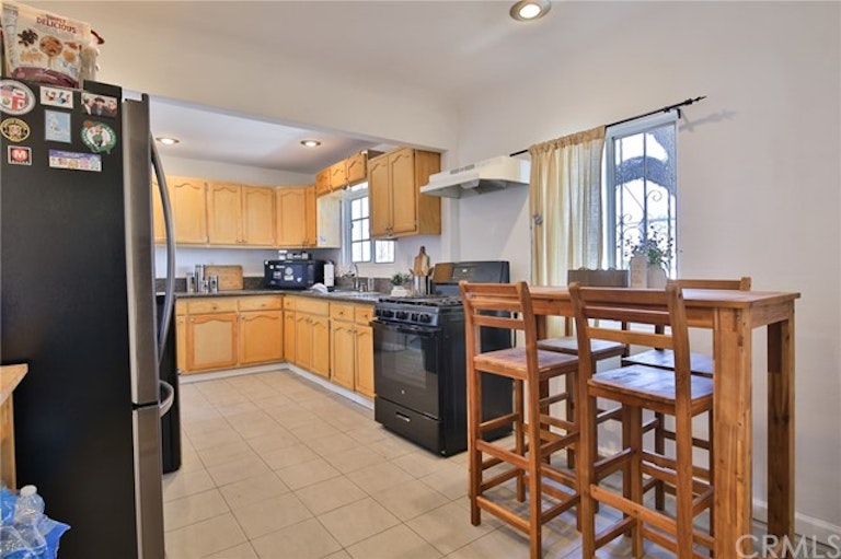 Photo 20 of 31 - 601 W 108th St, Los Angeles, CA 90044