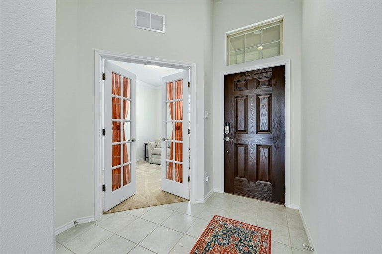 Photo 11 of 23 - 210 Quarryman Dr, Hutto, TX 78634