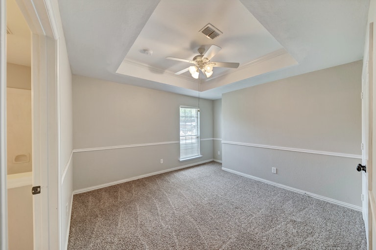 Photo 23 of 32 - 1105 NW Renfro St, Burleson, TX 76028