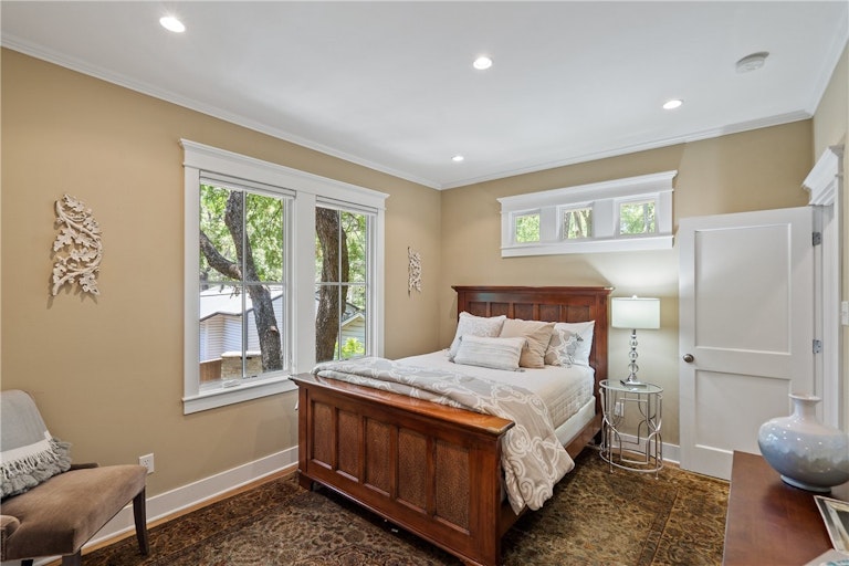 Photo 33 of 39 - 2901 Clearview Dr, Austin, TX 78703