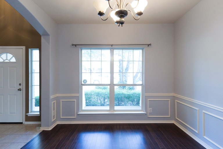 Photo 6 of 22 - 427 Willow Grove Dr, San Antonio, TX 78245