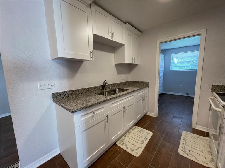 Photo 8 of 30 - 1107 31st Street Ct E, Palmetto, FL 34221