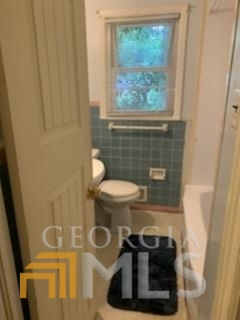 Photo 10 of 13 - 3721 Del Rio Ter, Decatur, GA 30032