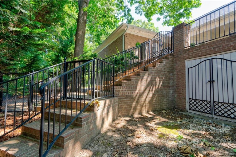 Photo 27 of 32 - 103 Medallion Ct, Gastonia, NC 28056