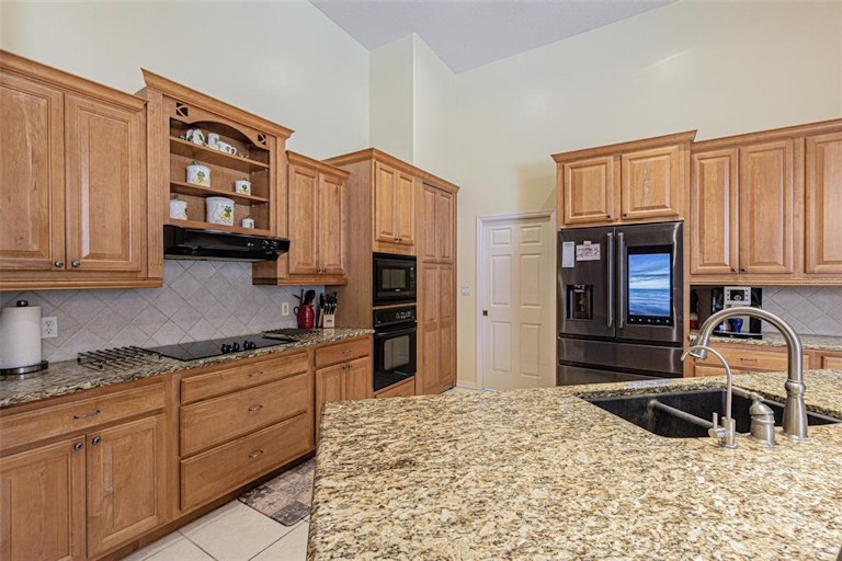 Photo 10 of 36 - 1462 Kensington Woods Dr, Lutz, FL 33549