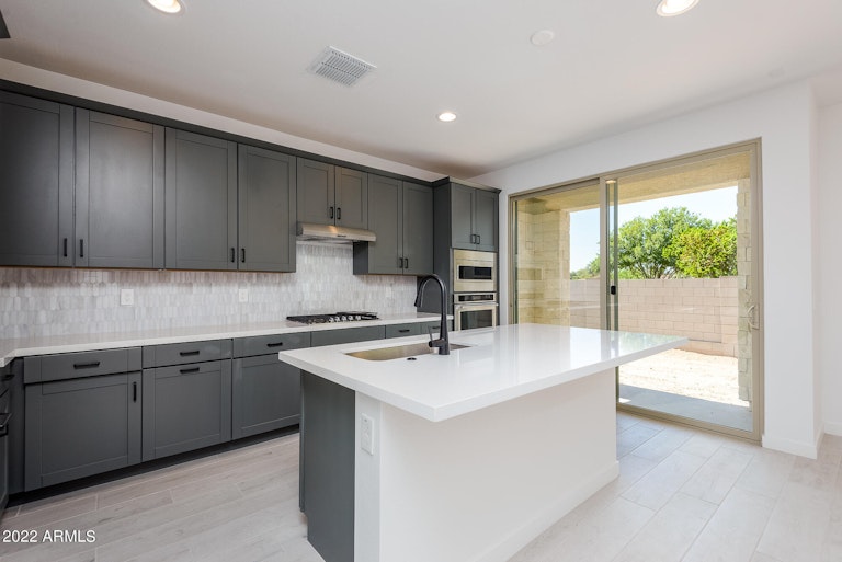 Photo 3 of 21 - 1423 E Town And Country Ln, Phoenix, AZ 85014