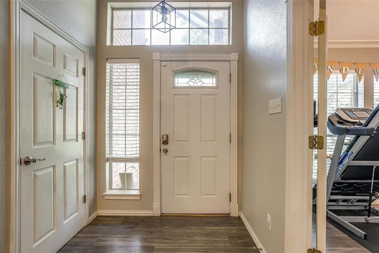 Photo 6 of 40 - 509 Arbor Lawn Dr, Burleson, TX 76028