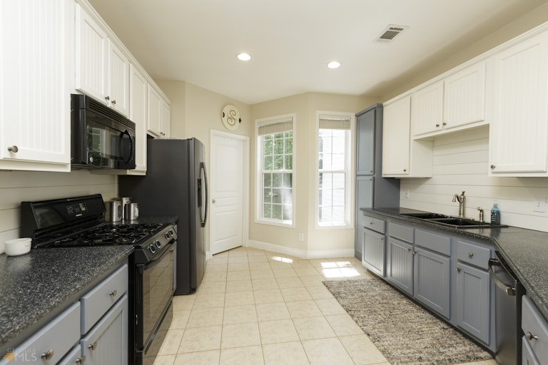 Photo 17 of 59 - 2550 Johnston Rd NW, Kennesaw, GA 30152
