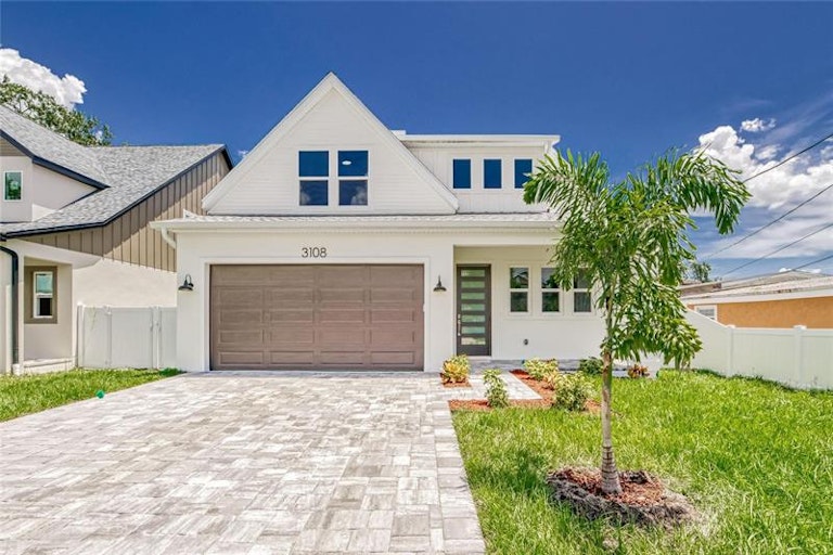 Photo 3 of 62 - 3108 W Cherokee Ave, Tampa, FL 33611