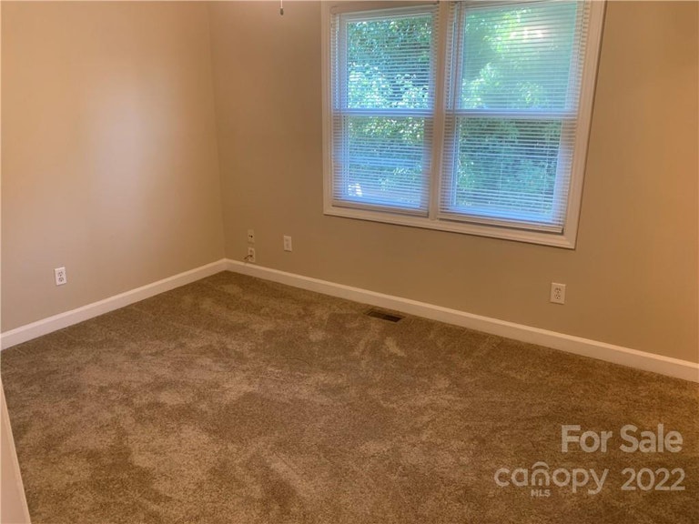 Photo 8 of 16 - 408 Millsaps Rd, Statesville, NC 28625
