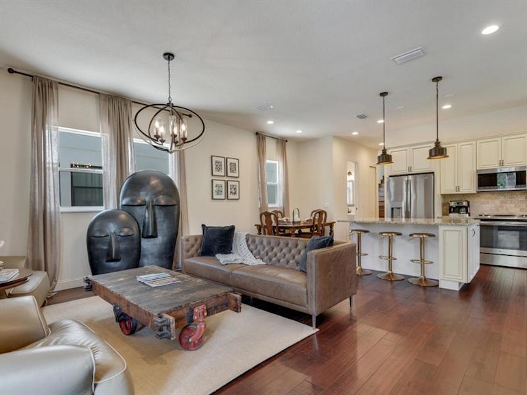 Photo 3 of 69 - 635 N Osprey Ave, Sarasota, FL 34236