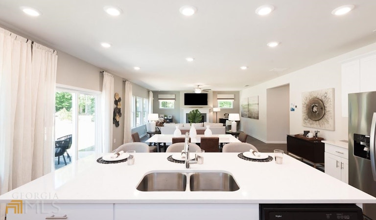 Photo 13 of 19 - 849 Sara Meadow Rd, Loganville, GA 30052