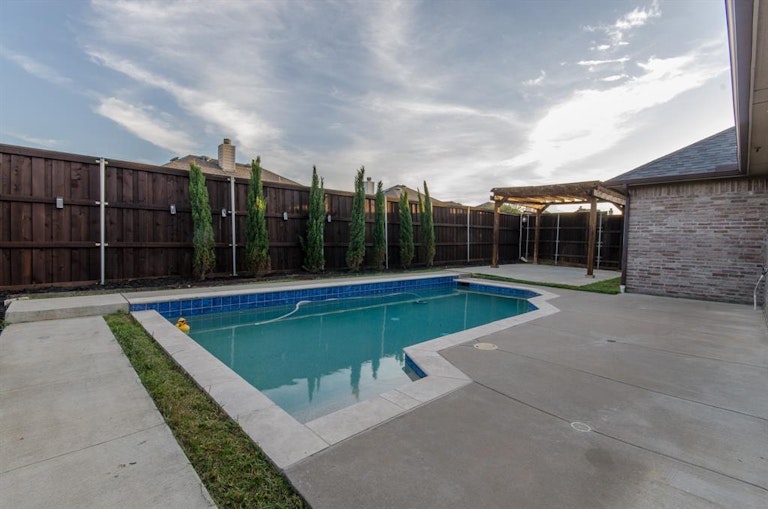 Photo 31 of 33 - 3058 Lakefield Dr, Little Elm, TX 75068