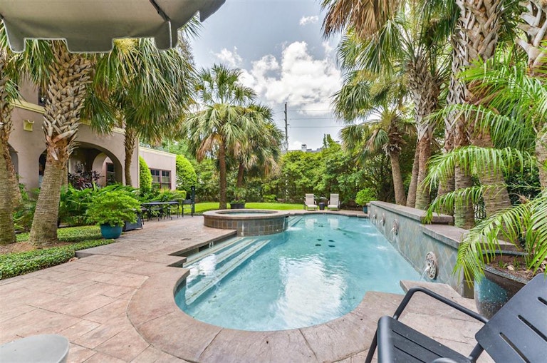 Photo 29 of 44 - 2700 Albany St #3B, Houston, TX 77006