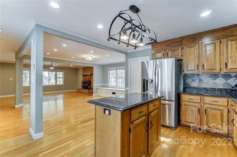Photo 12 of 46 - 6538 Dougherty Dr, Charlotte, NC 28213