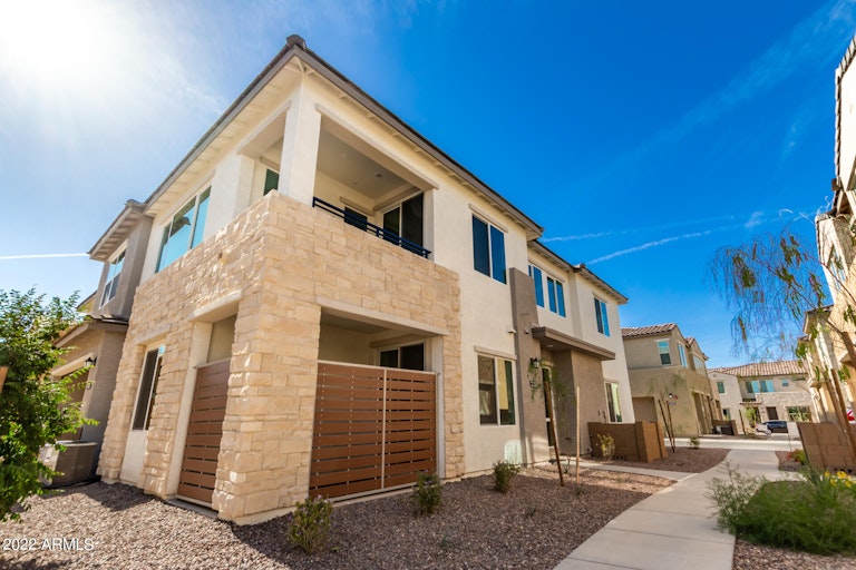 Photo 2 of 31 - 749 E Furness Dr #202, Gilbert, AZ 85297