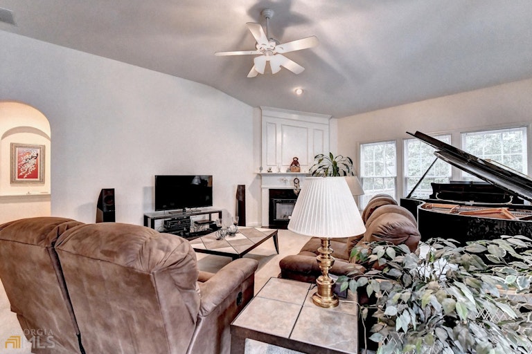 Photo 22 of 56 - 725 Gran Heritage Way, Dacula, GA 30019