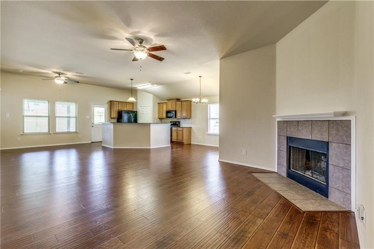 Photo 6 of 33 - 10045 Pronghorn Ln, Fort Worth, TX 76108
