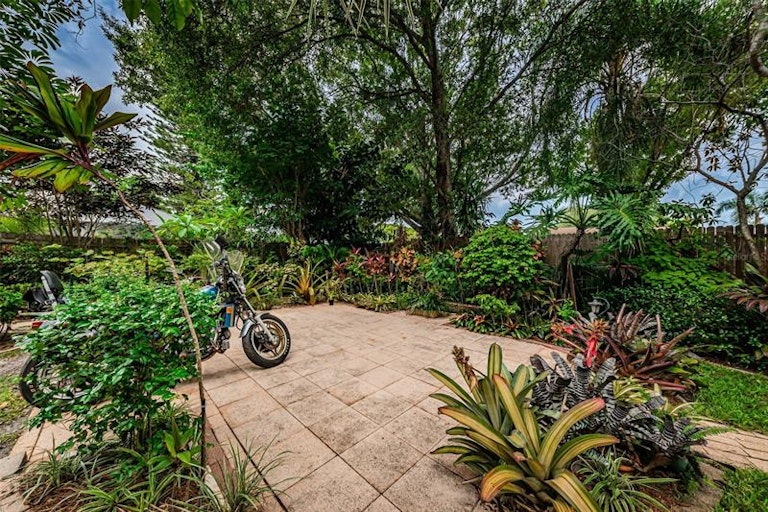 Photo 31 of 41 - 1012 Peninsula Rd, Tarpon Springs, FL 34689
