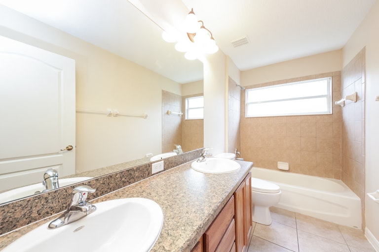 Photo 21 of 27 - 2207 Wolf Ridge Ln, Mount Dora, FL 32757