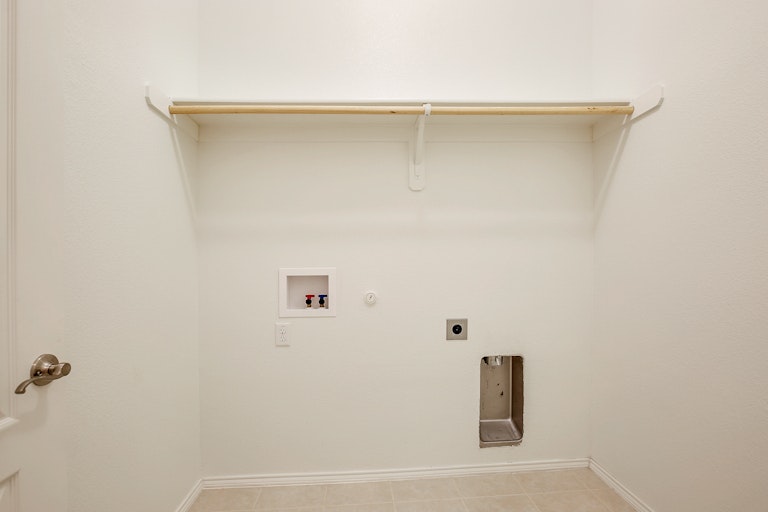 Photo 22 of 26 - 4021 Winter Springs Dr, Fort Worth, TX 76123