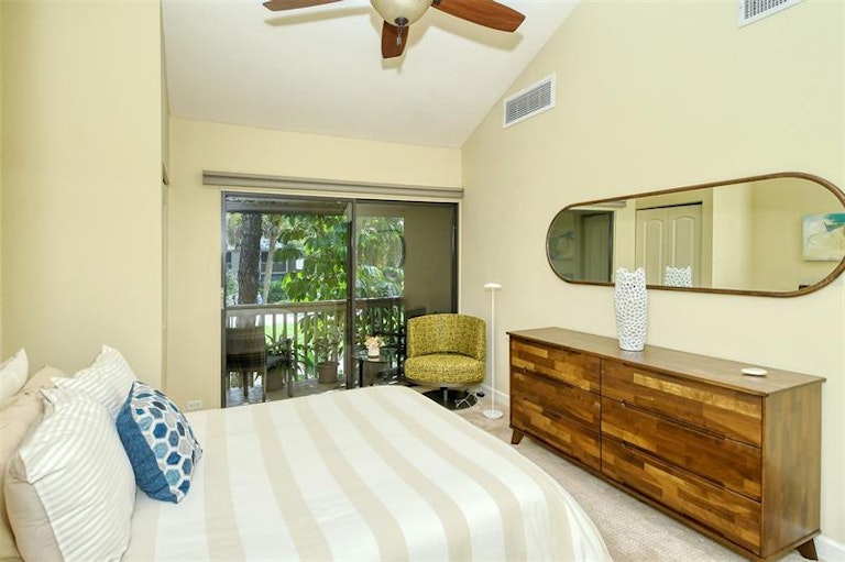 Photo 32 of 77 - 306 Pine Run Dr, Osprey, FL 34229