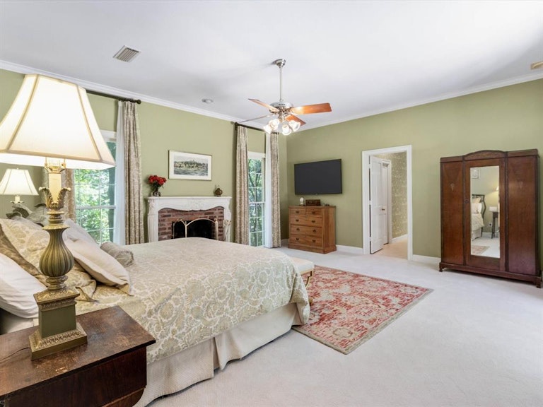 Photo 18 of 35 - 4908 Costa De Oro Ct, Arlington, TX 76017