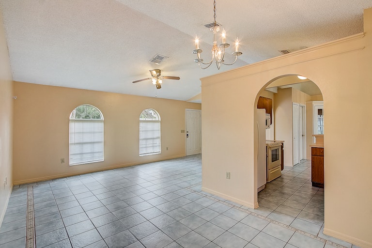 Photo 16 of 33 - 212 Ashford Pl, Kissimmee, FL 34758