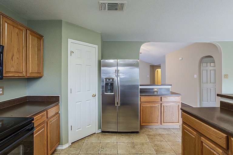 Photo 8 of 20 - 2327 Baxter Sta, San Antonio, TX 78245