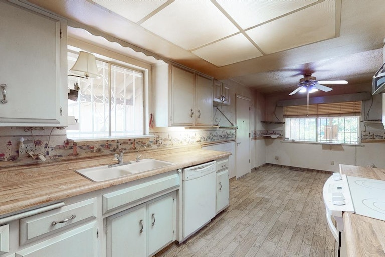 Photo 15 of 56 - 1150 Nickel Ln, Yuba City, CA 95991