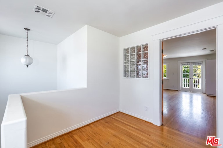 Photo 36 of 53 - 4957 W Melrose Hl, Los Angeles, CA 90029