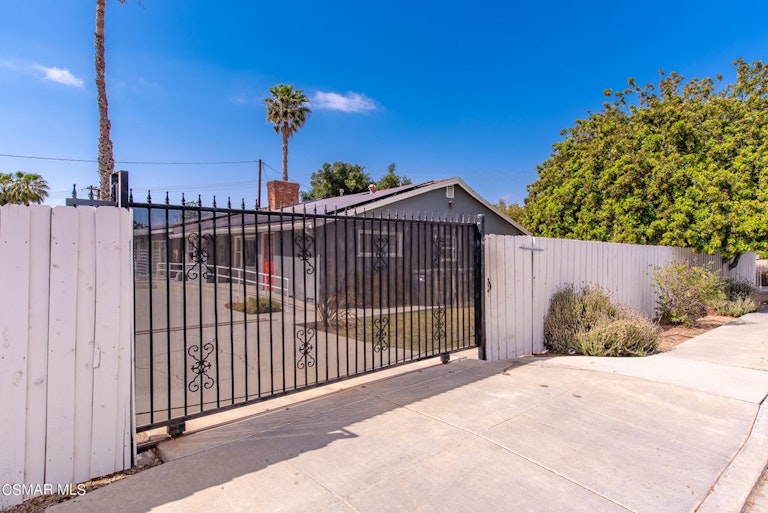 Photo 46 of 54 - 982 E Janss Rd, Thousand Oaks, CA 91360